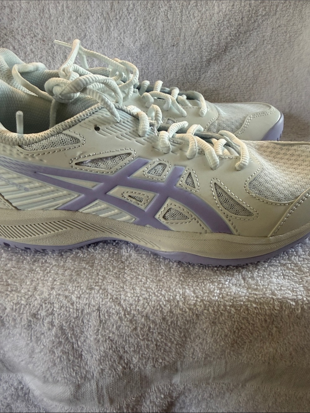 ASICS Up Court 6  Women's Light Gray and Lavender Lace-Up Athletic Sneakers